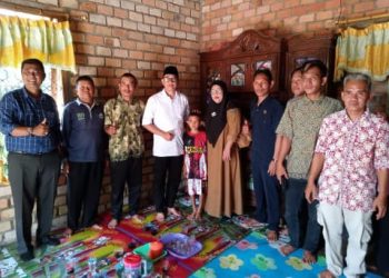 Bupati Pali Prihatin dan Beri Bantuan Kepada Korban Diduga Mall Prakter Dokter RS