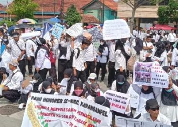 Ribuan Honorer Indramayu Unras Minta Diangkat P3K Penuh Waktu