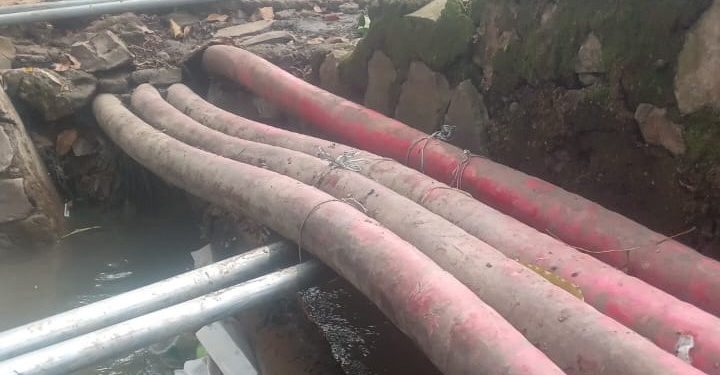 Pipa PDAM Tirta Rangga & Kabel Optik PLN, Penyebab Banjir di Jembatan Jl.Arif Rahman Hakim Kabupaten Subang