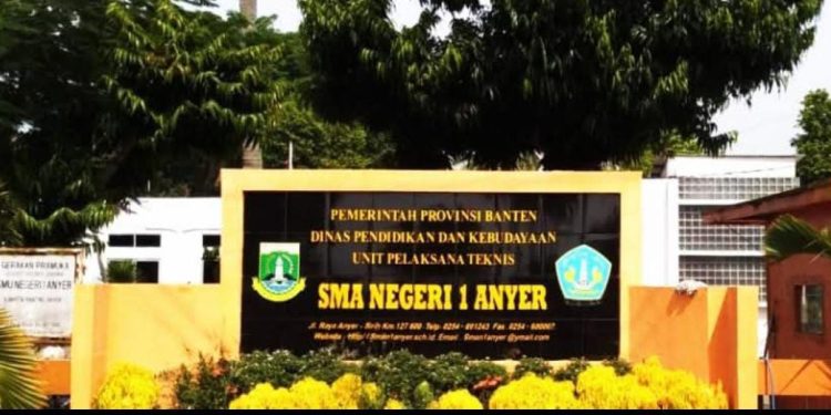 SMAN 1 Anyer Indahkan Larangan Gubernur Banten tentang Larangan Wisuda, Tetap Nekad Wisuda di Hotel