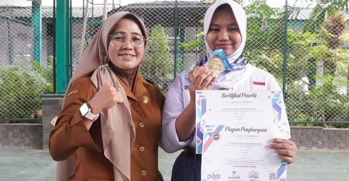 SMAN 3 Cirebon Ikut Berbangga Atas Medali Emas yang Diraih Athaya