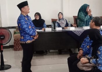Camat Arahan Lakukan Pisah Sambut Taryadi ke Rohaenah