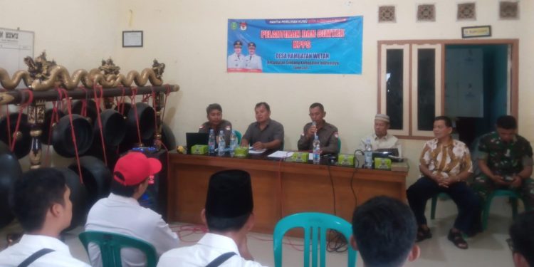 Panitia Pemilihan Kuwu Desa Rambatan Wetan Lantik dan Bimtek Anggota KPPS Jaga Kebersamaan